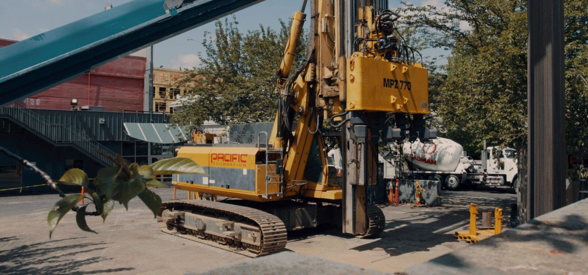 Pacific Foundation RT21G with MPZ770 Soldier Pile Press
