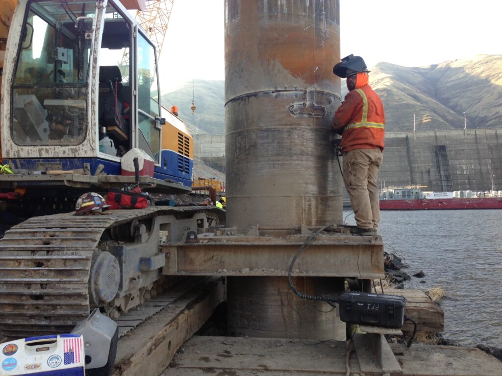 Pacific Foundation equipment working at Lower Granite Dam